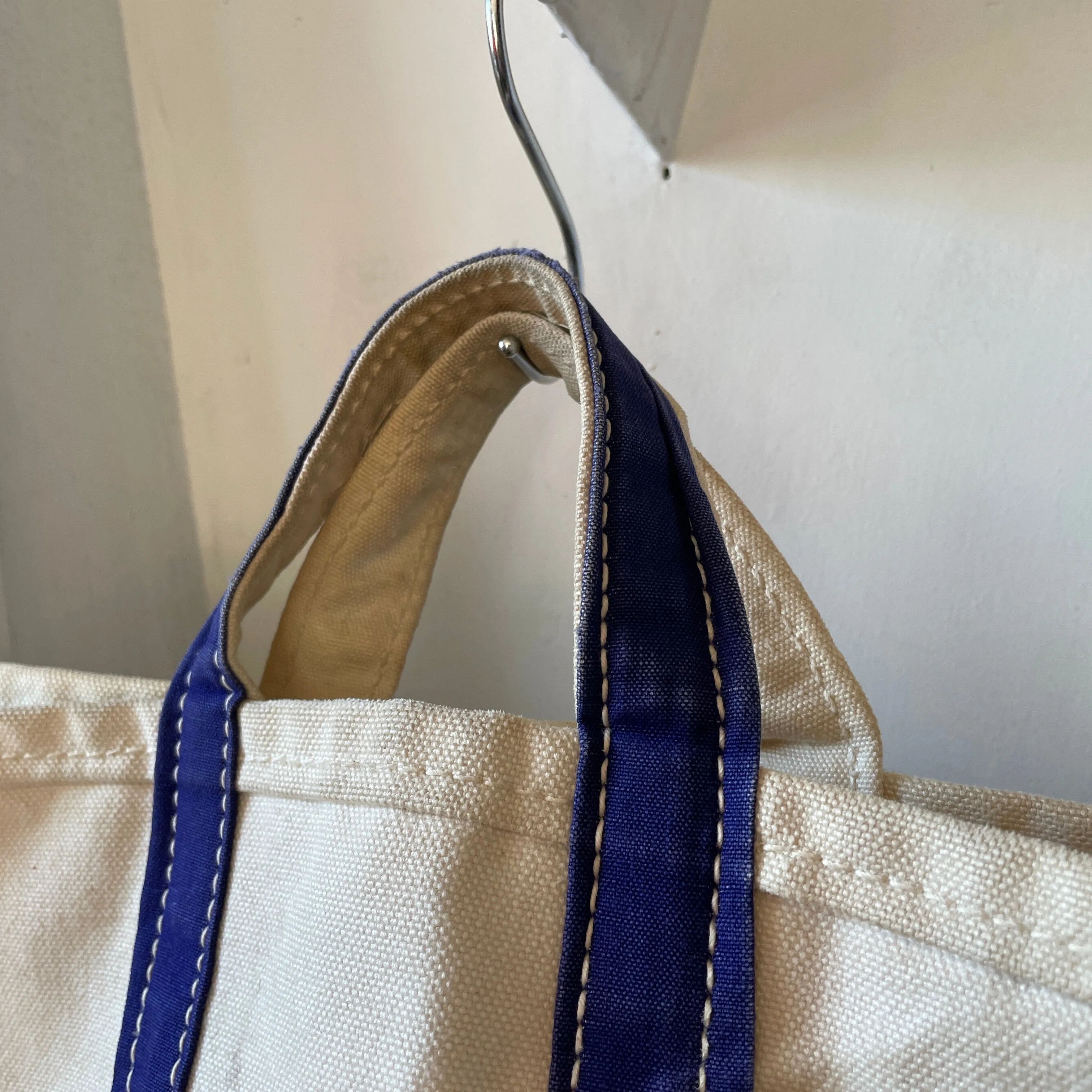 60’s Short Handle Boat N Tote - Large