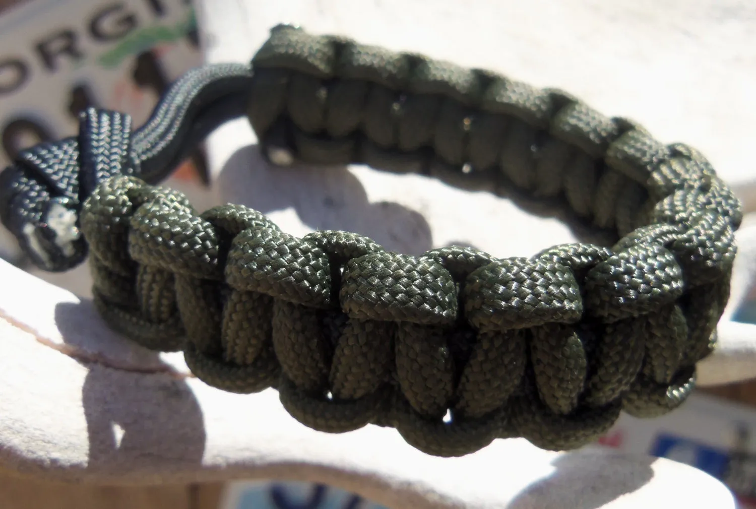 Army Green and Black Survival Bracelet Gift for Sports Fan Husband Father's Day Son Daughter Boyfriend Outdoor Adventurer