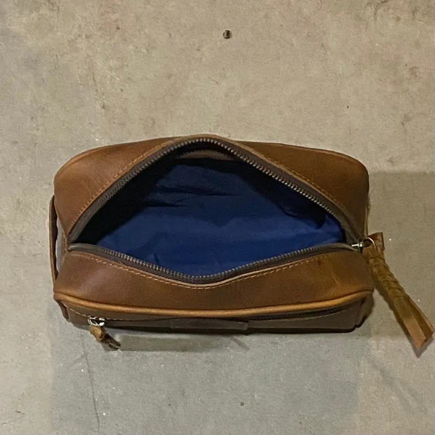 Leather Toiletry Bag / Wash Bag￼