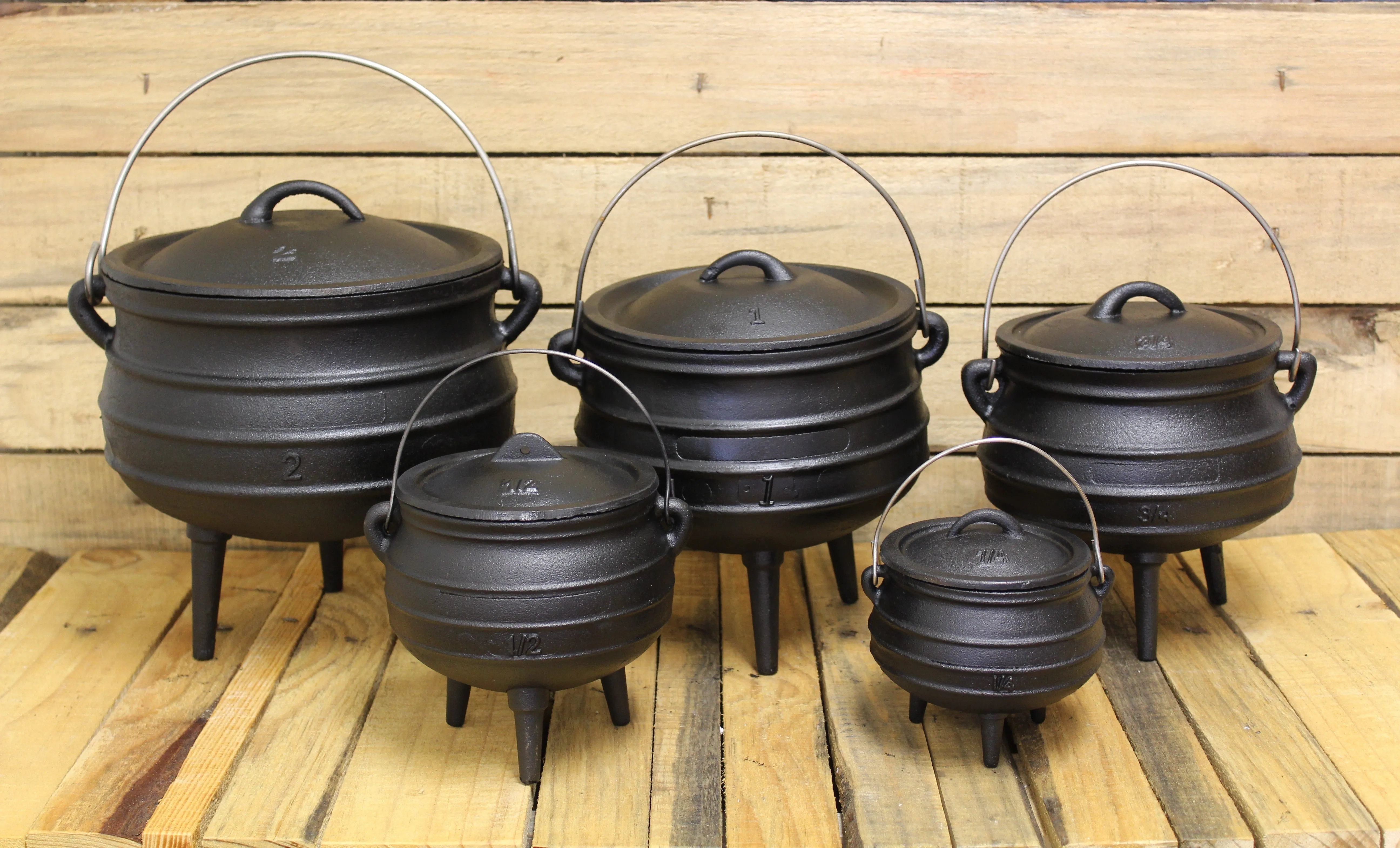 Potjie Pot Size 1 cast iron 3 quart Bean Pot