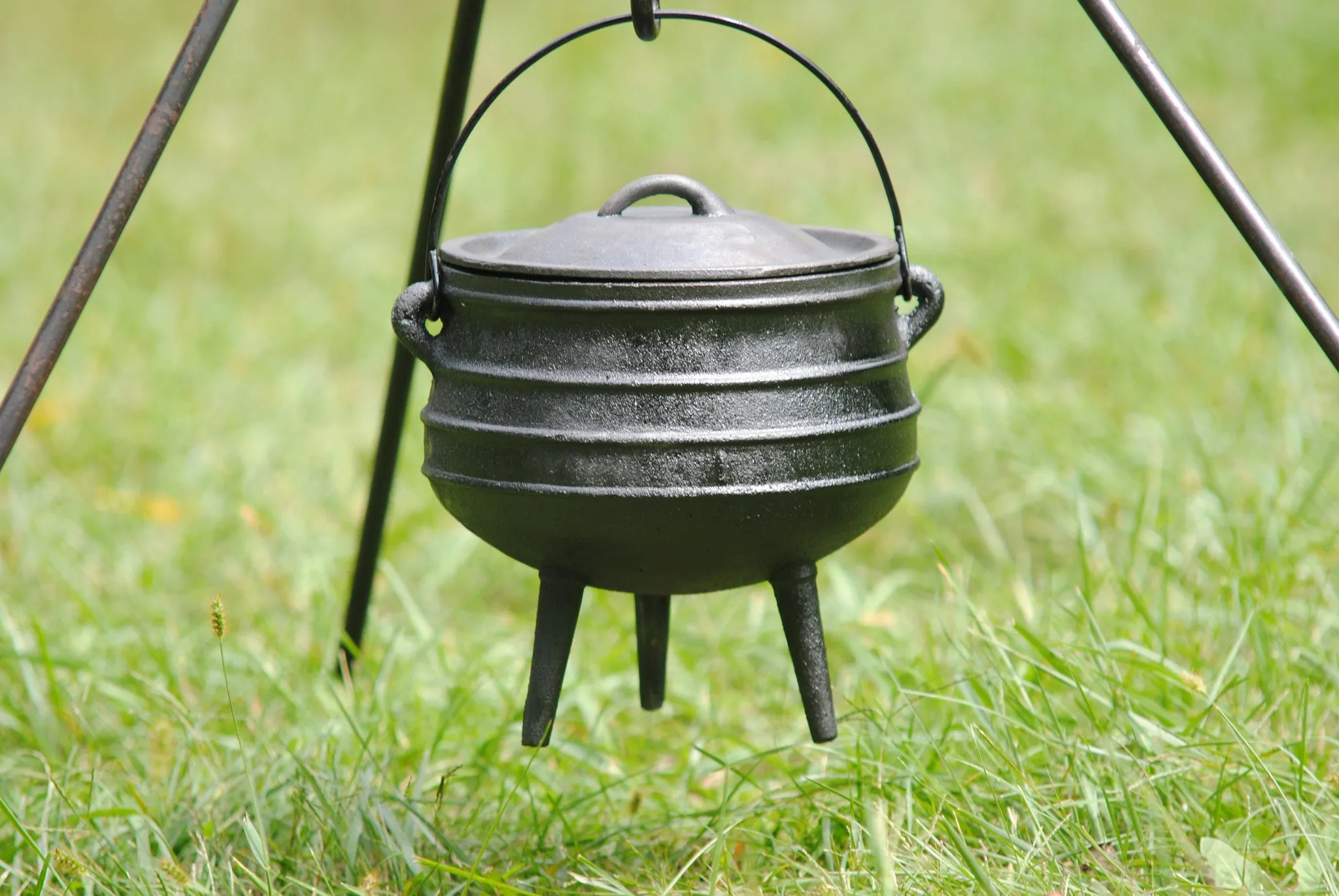 Potjie Pot Size 1 cast iron 3 quart Bean Pot